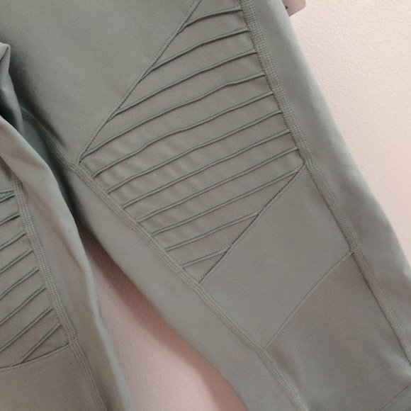 NWT Alo Yoga Moto High Waist Leggings Laurel Blue - Picture 6 of 11